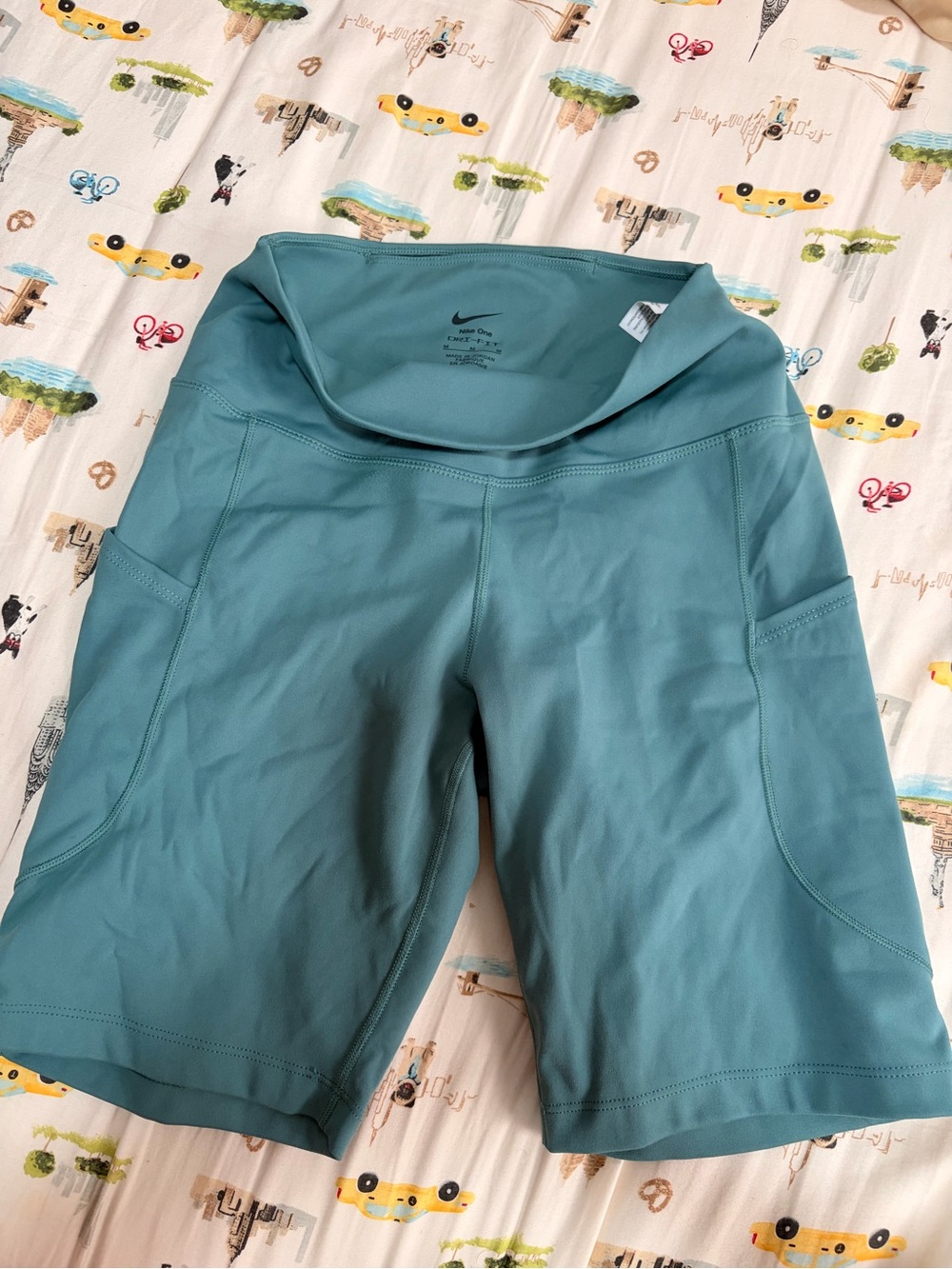 Nike Women's Teal Athletic Bike Shorts with Pockets– High-Waist Performance